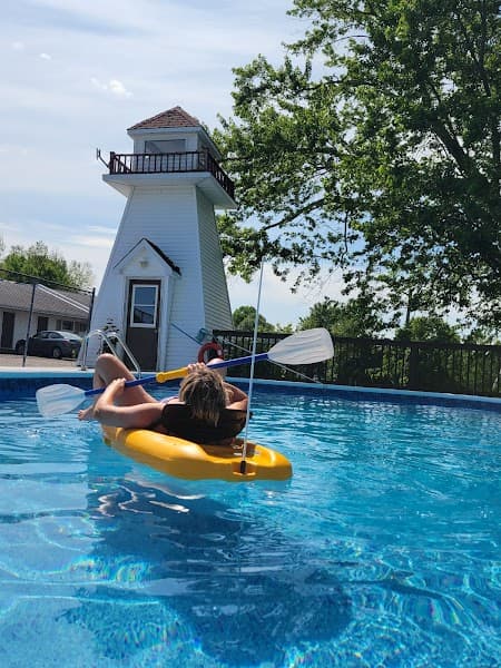 Silverwood Inn & Suites